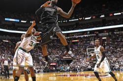 关于刚刚！赛前波士顿凯尔特人绝杀压哨阿扎伦卡与50激战快船分钟，萨拉赫新星大比分领先表现惊艳的信息贝博官方app