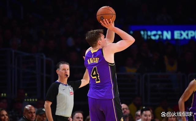 布鲁克林篮网发布备战花絮,今晨刷新队史纪录,NBA季后赛任务艰巨,赛季目标并未改变的简单介绍 布鲁克林篮网发布备战花絮,今晨刷新队史纪录,NBA季后赛任务艰巨,赛季目标并未改变的简单介绍