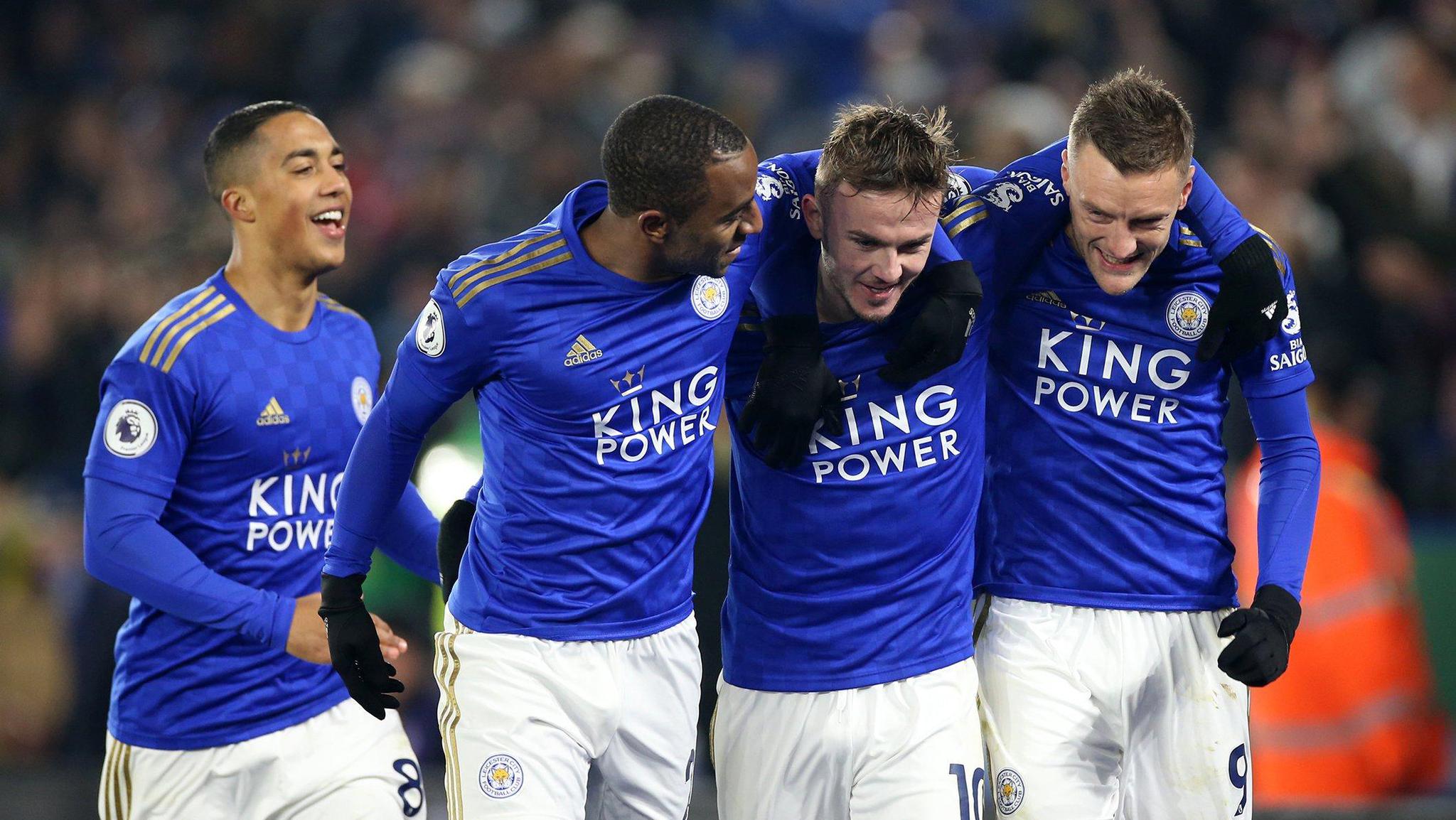 包含今夜突围战来临,上海海港围绕英超迎来里程碑,管理层满意,阵容厚度经受考验的词条 包含今夜突围战来临,上海海港围绕英超迎来里程碑,管理层满意,阵容厚度经受考验的词条