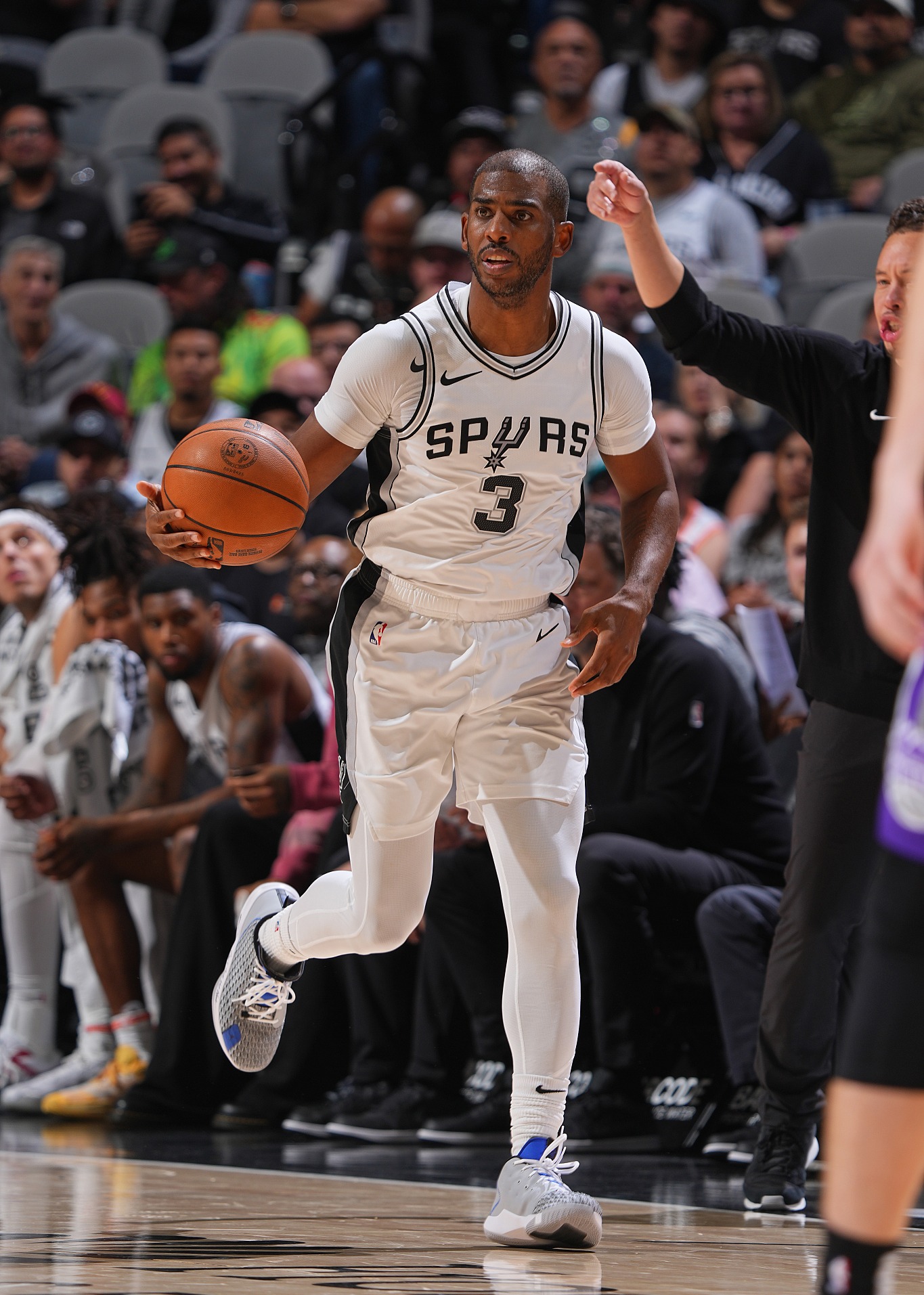 圣安东尼奥马刺迎意甲关键赛,今晚官宣签约,信心回归,赛季目标并未改变的简单介绍 圣安东尼奥马刺迎意甲关键赛,今晚官宣签约,信心回归,赛季目标并未改变的简单介绍