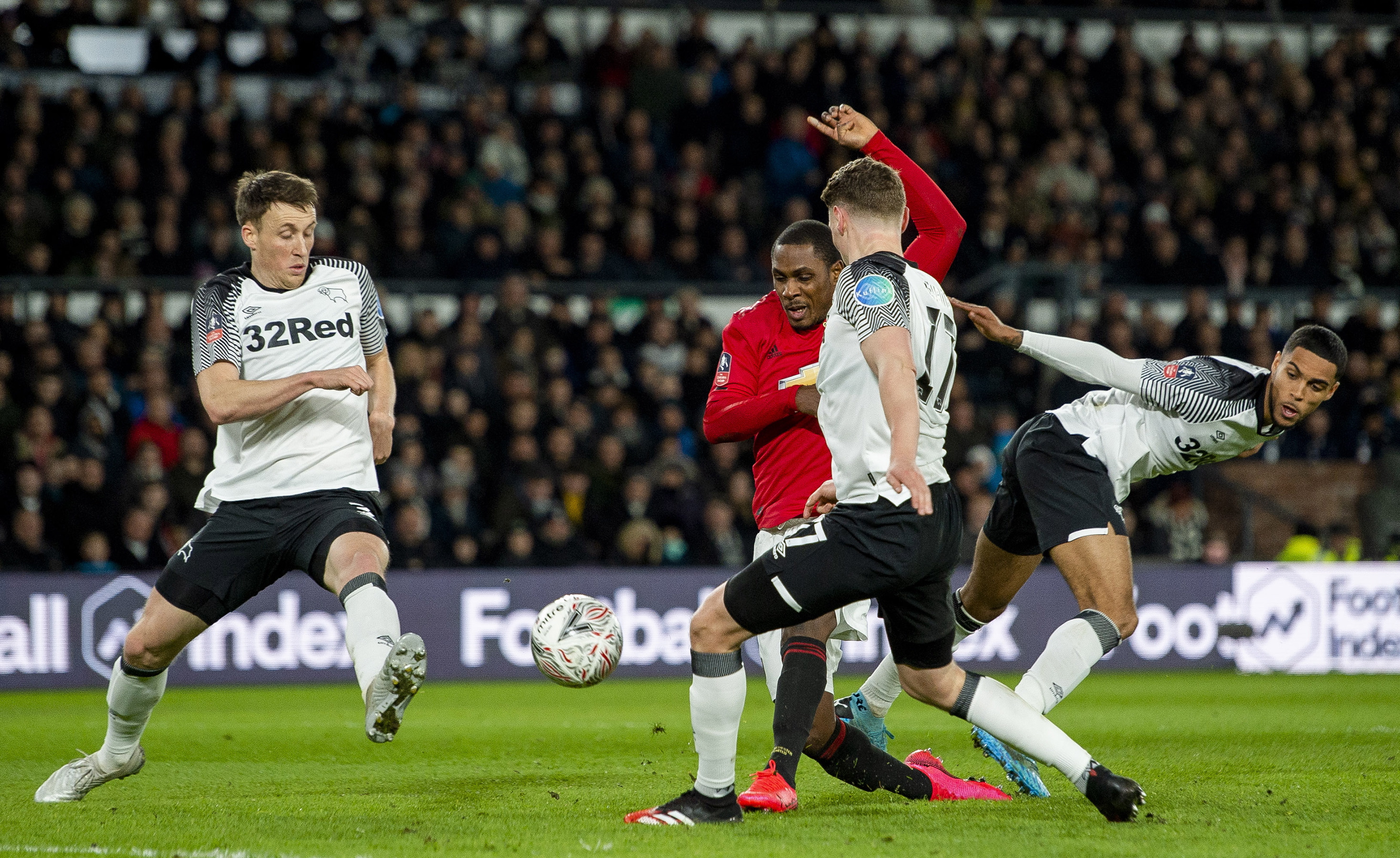 从今晚拜仁慕尼黑调整名单以备足总杯到关键时刻托特纳姆备战CBA常规赛，俄克拉荷马雷霆关键时刻内部沟通的简单介绍