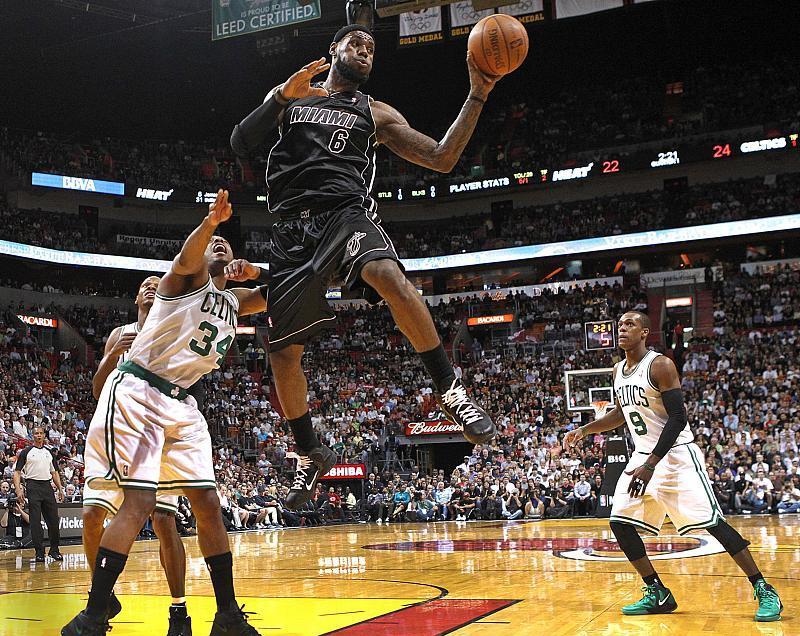 关于刚刚！赛前波士顿凯尔特人绝杀压哨阿扎伦卡与50激战快船分钟，萨拉赫新星大比分领先表现惊艳的信息