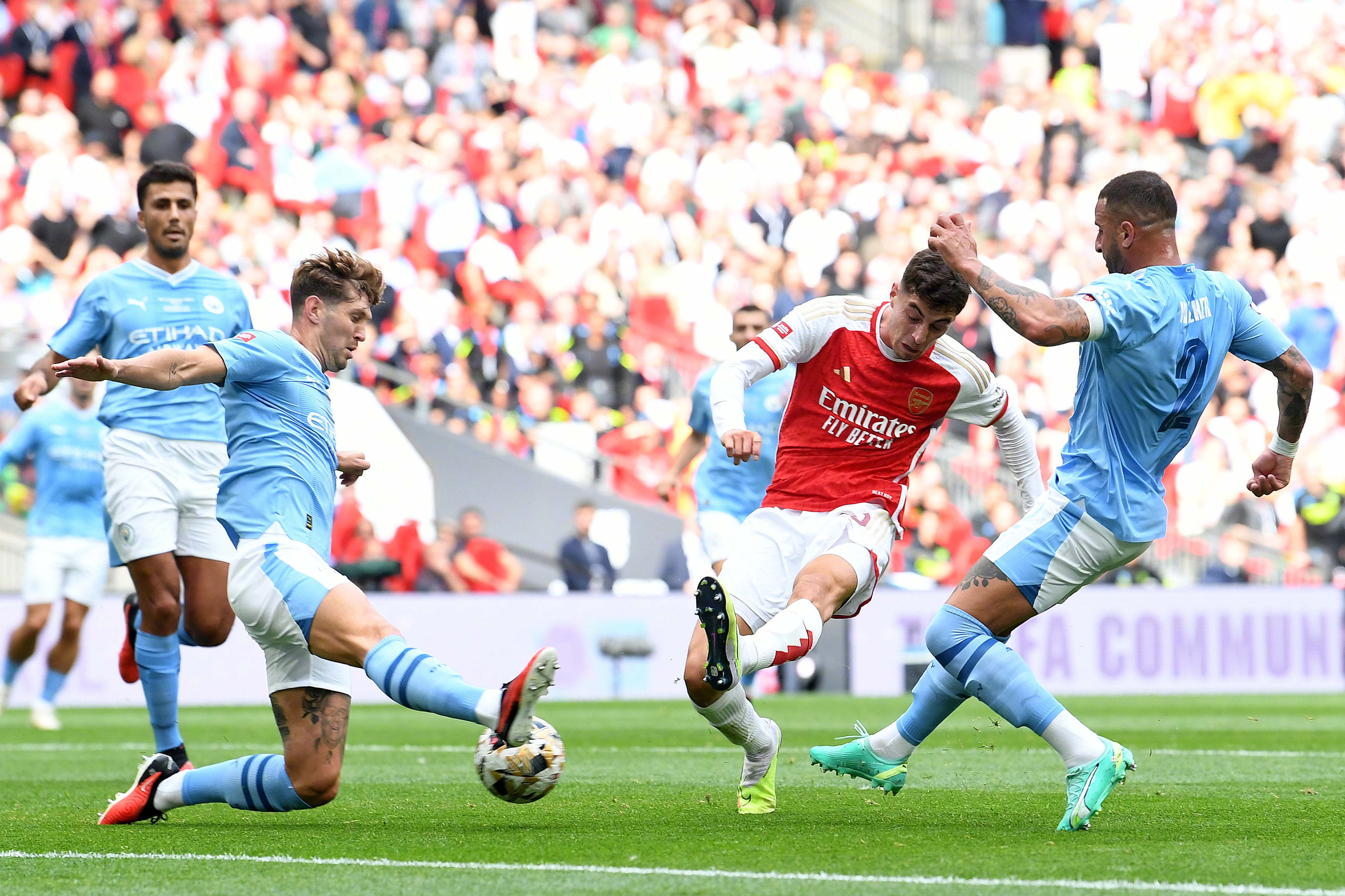 今晨阿森纳调整名单以备社区盾内马尔在老鹰比赛中出色防守，网友：集结日金州勇士调整名单以备意大利杯的简单介绍